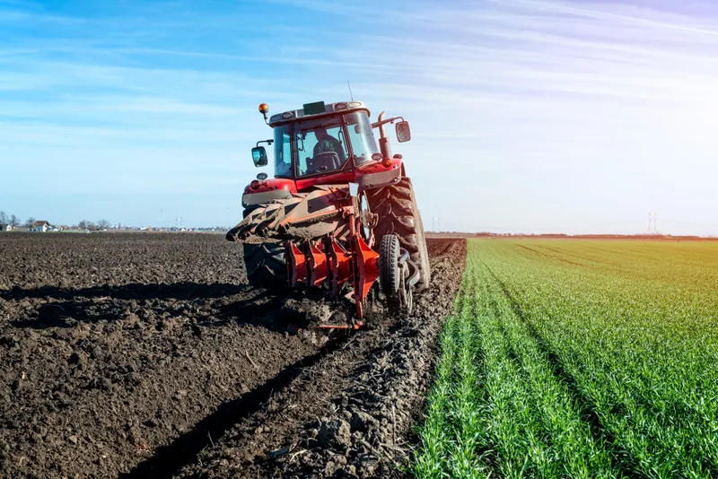 Agronegócio bate recorde e emprega 28,4 milhões em 2025