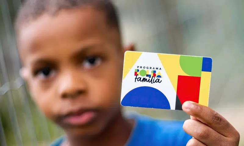 Governo garante Bolsa Família durante espera por novo benefício de R$ 1.621