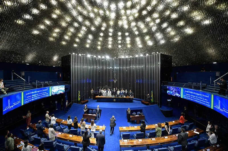 PEC aprovada corta recursos da educação e ameaça direitos sociais